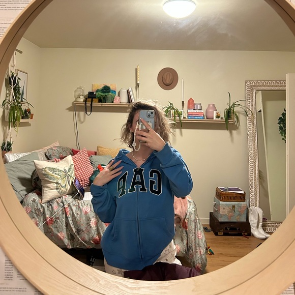 Gap zip up - Picture 1 of 2